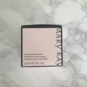 ✨ Mary Kay Mineral Powder Foundation ✨